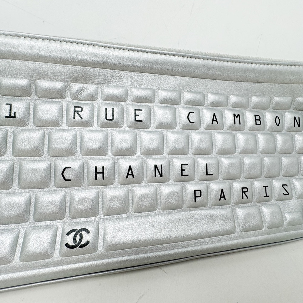 Chanel rue cambon silver clutch - Picture 6 of 11